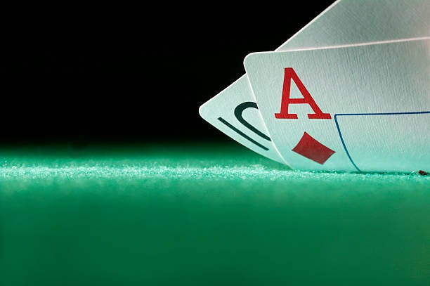 mamajitu login Casino Hold'em dealer revealing community cards during a live hand